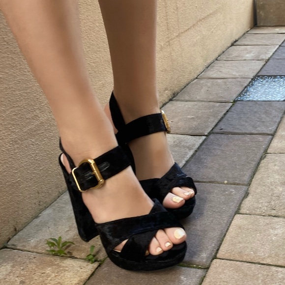 The Favorite Chunky Heel Sandals - Picture 2 of 5